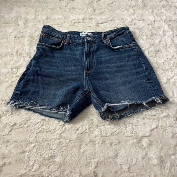 Zara Women's Size 8 Blue Cut Off Denim Shorts - Picture 1 of 4